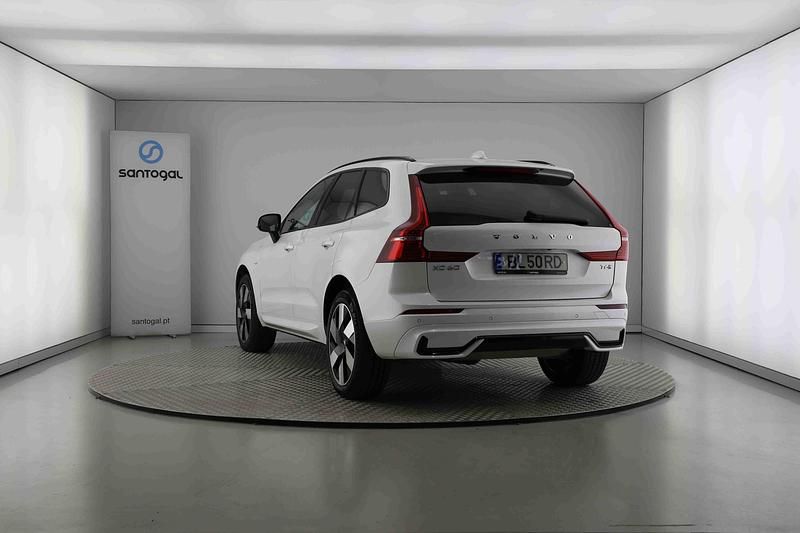 Usado Volvo XC60 Plus 350 HP (257 kW) 2024 Branco SUV