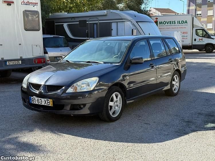 Cinza Usado 2004 Mitsubishi Lancer Carrinha | € 2.850 - Imagem 1/1