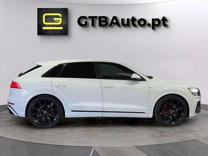 Branco Usado 2022 Audi Q8 S-Line SUV | € 74.499 - Imagem 1/4