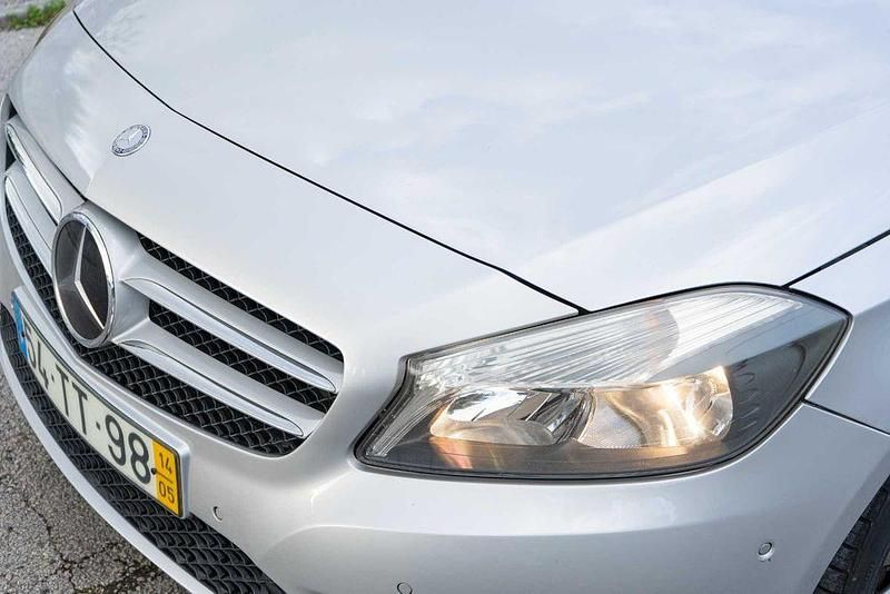 Usado Mercedes A180 Style 110 HP (80 kW) 2014 Sedan