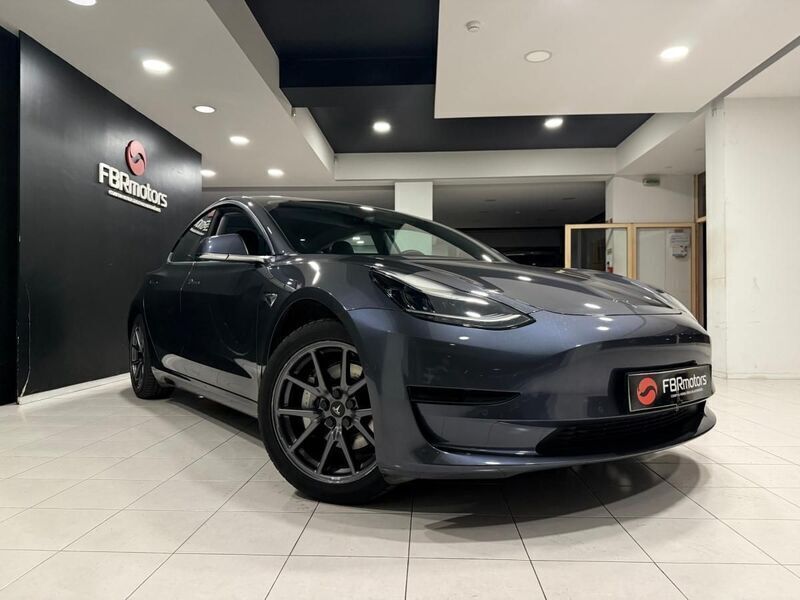 Usado Tesla Model 3 Standard Range Plus 175 kW (238 HP) 2019 Cinzento Sedan