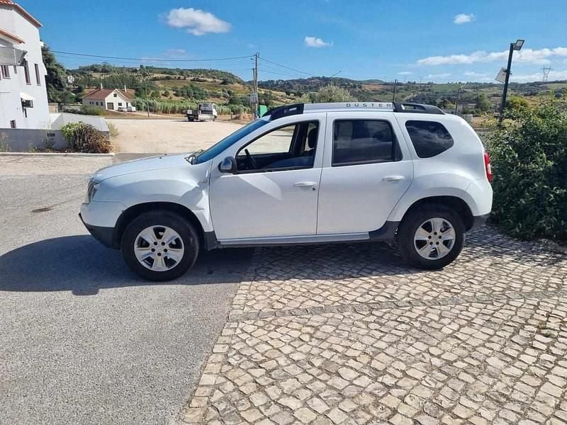 Branco Usado 2016 Dacia Duster Prestige SUV | € 9.699 (Preço justo) - Imagem 1/4