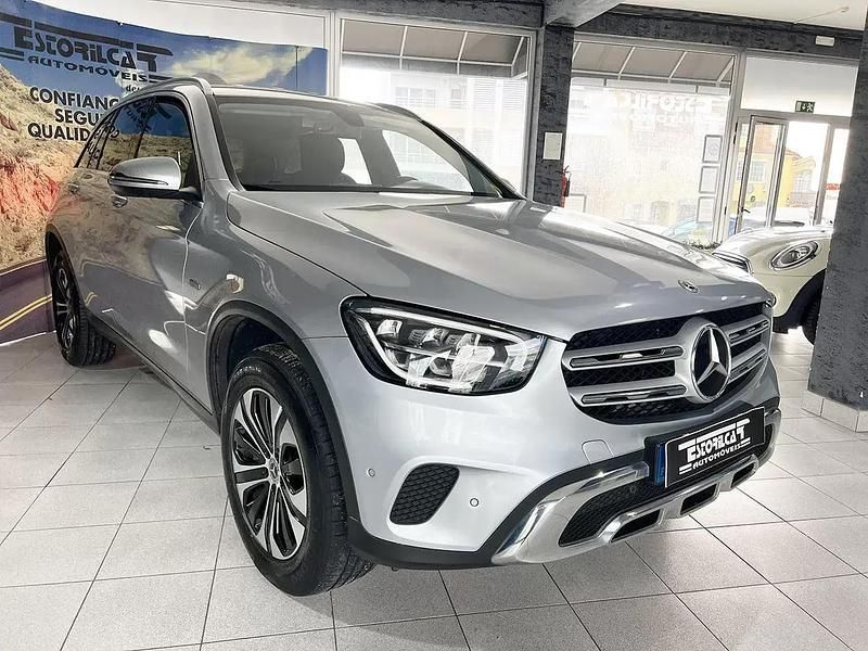 Usado Mercedes GLC300e 313 HP (230 kW) 2021 Cinza SUV
