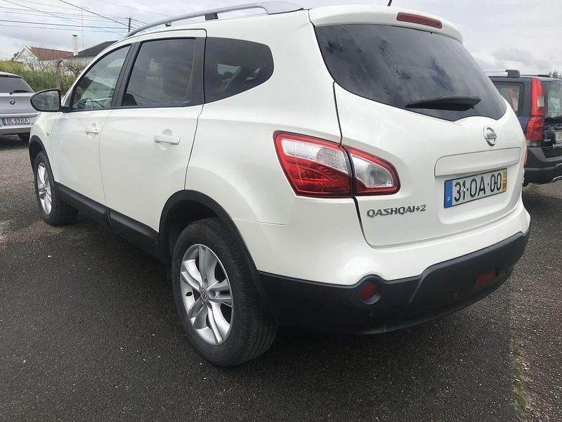 Usado Nissan Qashqai Acenta 109 HP (80 kW) 2013 Branco SUV