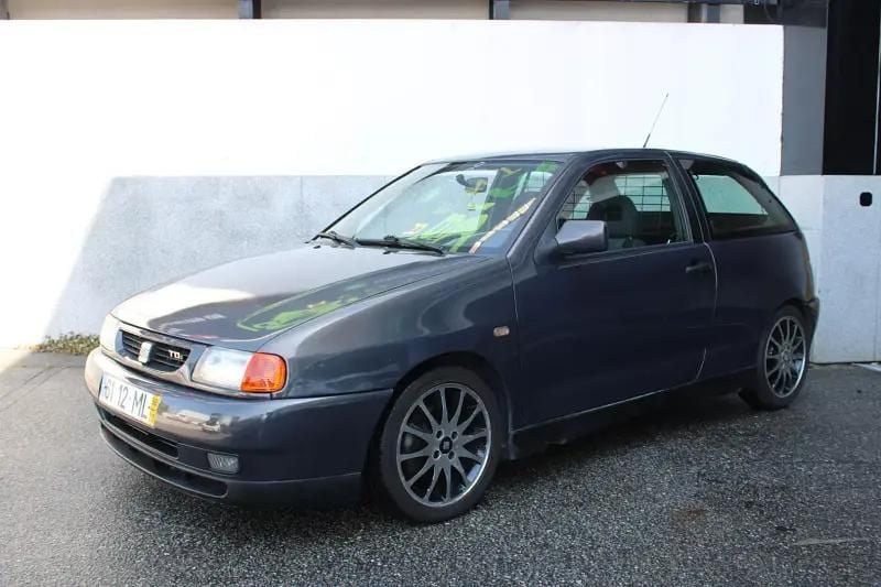 Cinza escuro Usado 1998 Seat Ibiza Citadino | € 3.500 (Bom preço) - Imagem 1/4