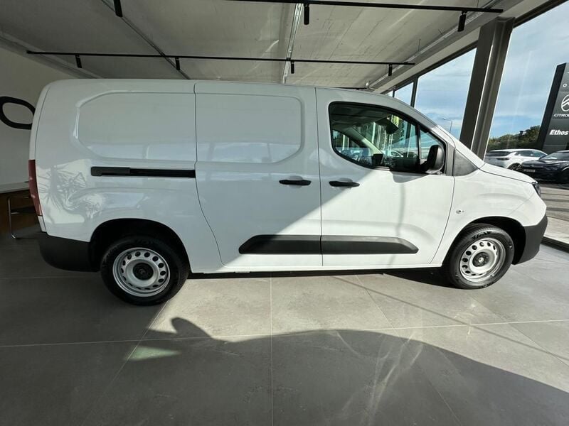 Branco Novo 2025 Citroën Berlingo Monovolume | € 22.490 (Preço justo) - Imagem 1/4