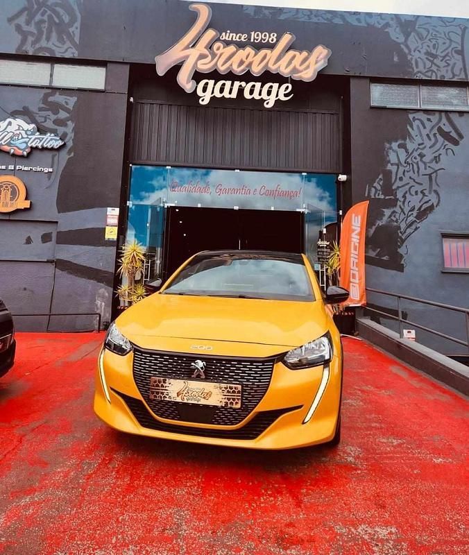 Amarelo Usado 2020 Peugeot 208 GT-line Citadino | € 15.990 (Caro) - Imagem 1/1