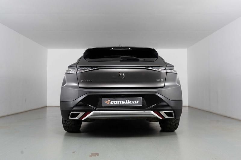 Usado DS Automobiles DS4 Crossback Trocadero 225 HP (165 kW) 2022 Cinza SUV