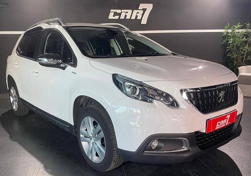 Branco Usado 2018 Peugeot 2008 Active SUV | € 13.500 (Caro) - Imagem 1/4