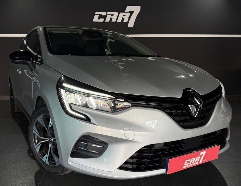Cinza prata Usado 2023 Renault Clio V Intens | € 20.990 (Caro) - Imagem 1/4