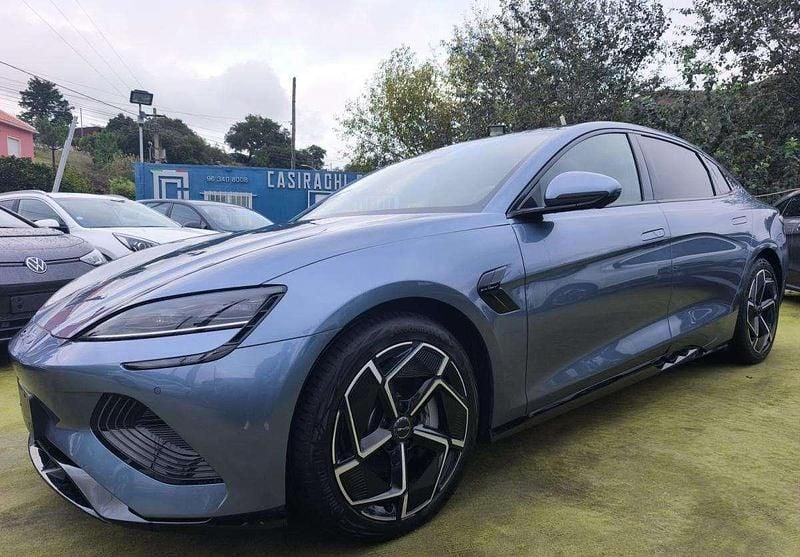 Usado BYD Seal 389 kW (530 HP) 2023 Azul Sedan