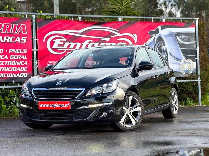 Usado Peugeot 308 Access 120 HP (88 kW) 2015 Preto