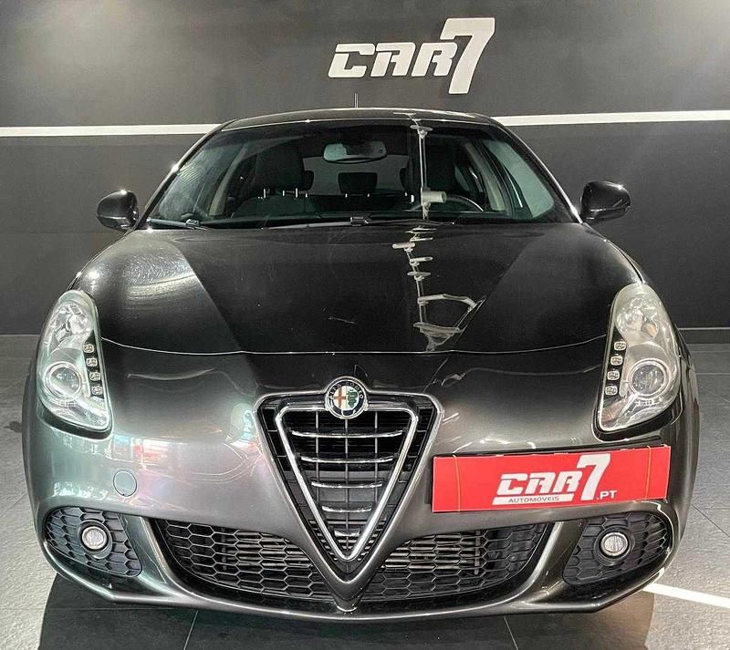 Usado Alfa Romeo Giulietta 105 HP (77 kW) 2013 Cinza Sedan