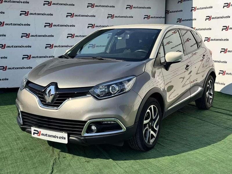 Cinzento Usado 2015 Renault Captur SUV | € 12.490 (Preço justo) - Imagem 1/4