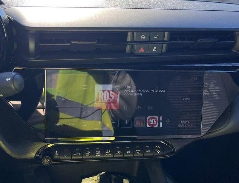 Usado Alfa Romeo Junior 114 kW (156 HP) 2025 Branco SUV