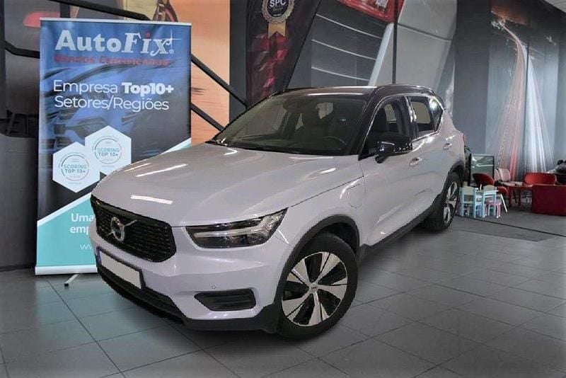 Cinza Usado 2021 Volvo XC40 R-Design SUV | € 29.800 (Preço justo) - Imagem 1/4