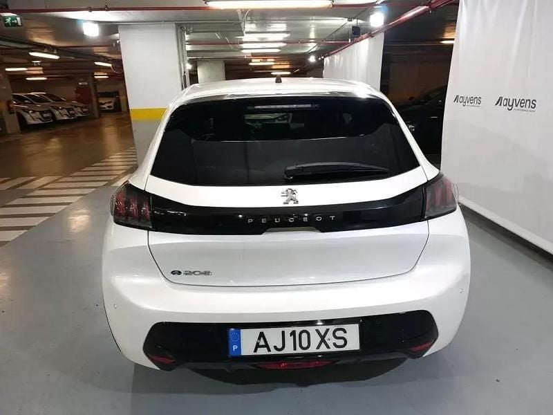 Usado Peugeot e-208 Allure 100 kW (136 HP) 2021 Branco Citadino