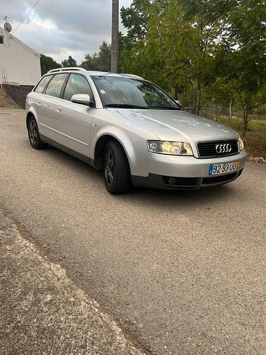 Usado 2001 Audi A4 Sedan | € 3.800 (Preço justo) - Imagem 1/4