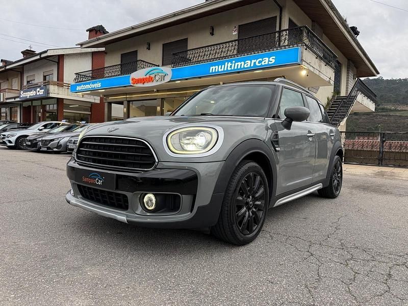Cinza Usado 2020 Mini One D Countryman Sport SUV | € 19.490 (Bom preço) - Imagem 1/4