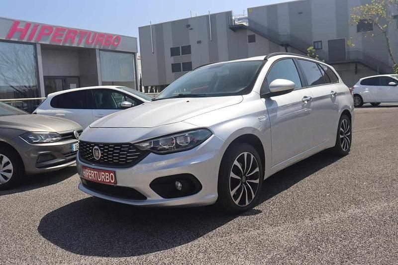 Cinzento Usado 2020 Fiat Tipo Wagon Carrinha | € 12.900 (Preço justo) - Imagem 1/4