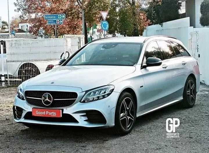 Cinzento Usado 2021 Mercedes C300e AMG line Carrinha | € 34.900 - Imagem 1/4