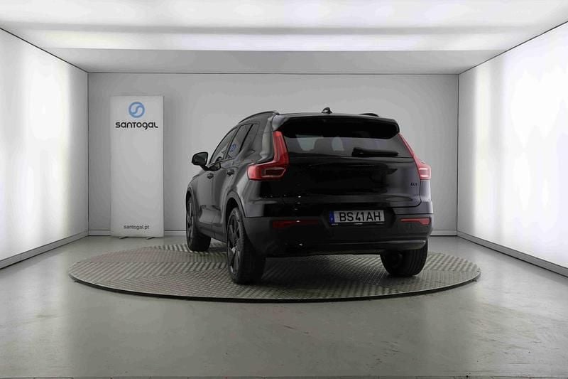 Usado Volvo XC40 163 HP (119 kW) 2025 Preto SUV