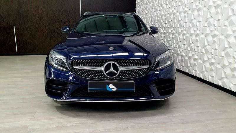 Usado Mercedes C220 AMG line 194 HP (142 kW) 2018 Azul Carrinha