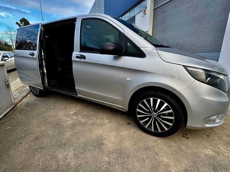 Usado Mercedes Vito 114 HP (83 kW) 2018 Cinzento Van