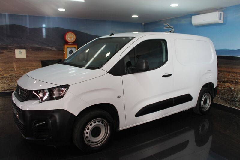 Branco Usado 2021 Peugeot Partner Monovolume | € 14.500 (Preço justo) - Imagem 1/1