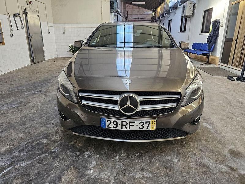 Usado 2012 Mercedes A200 Sedan | € 15.000 (Preço justo) - Imagem 1/4