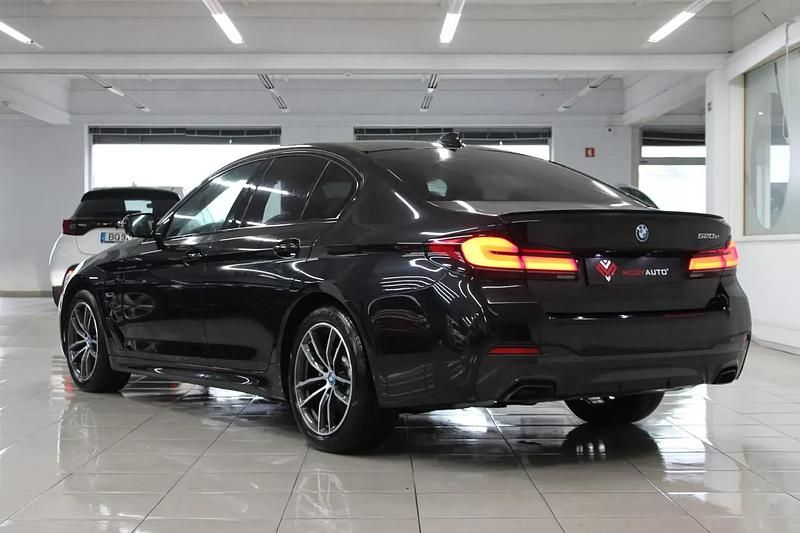 Usado BMW 520 204 HP (150 kW) 2022 Preto Sedan