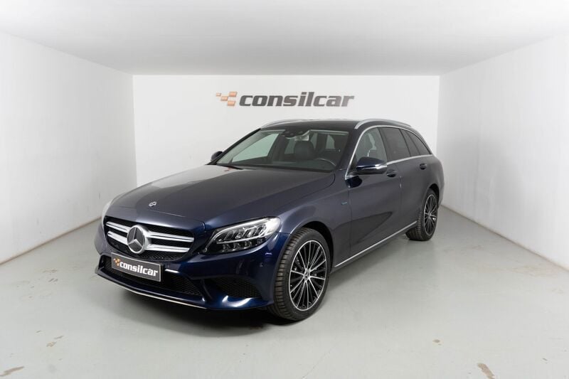 Azul escuro Usado 2020 Mercedes C300e Avantgarde Carrinha | € 29.980 (Bom preço) - Imagem 1/4