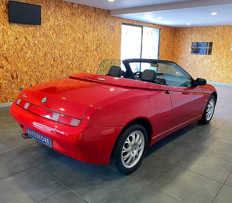 Usado Alfa Romeo Spider 144 HP (105 kW) 2001 Vermelho Cabrios