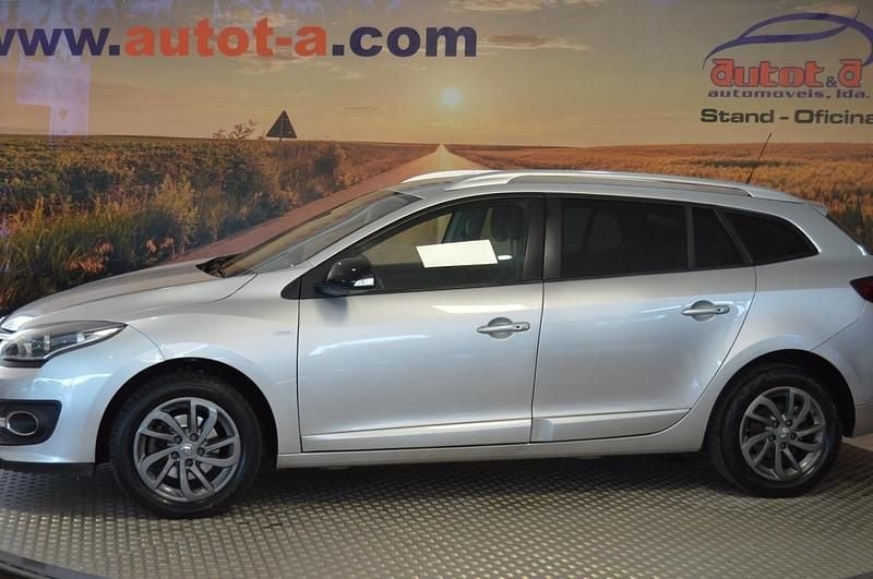 Usado Renault Mégane III 110 HP (80 kW) 2015 Cinzento Carrinha