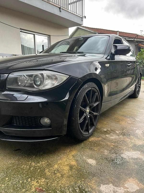 Preto Usado 2010 BMW 120 Citadino | € 13.000 (Preço elevado) - Imagem 1/4