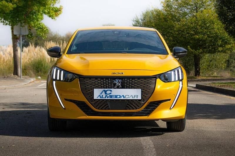 Amarelo Usado 2020 Peugeot e-208 GT Citadino | € 14.990 (Bom preço) - Imagem 1/4