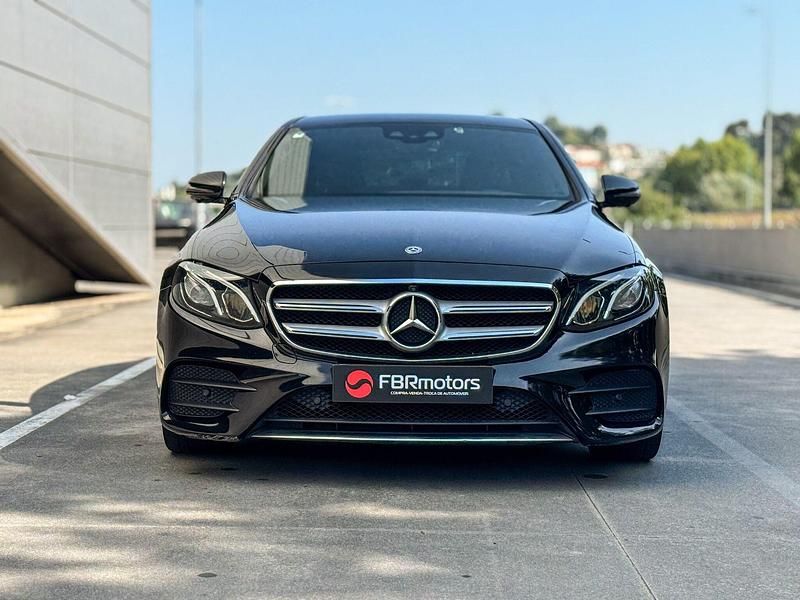 Preto Usado 2017 Mercedes E220 AMG Sedan | € 29.990 - Imagem 1/4