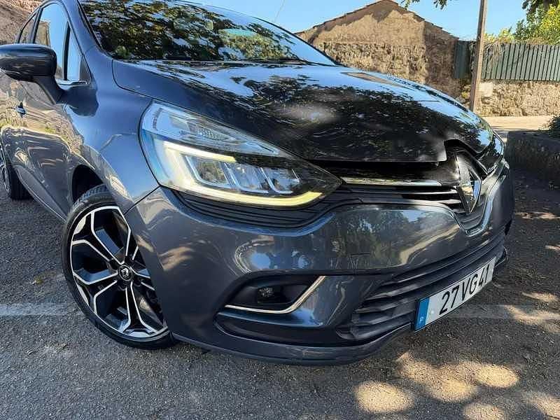 Usado Renault Clio IV Initiale Paris 90 HP (66 kW) 2018 Cinza