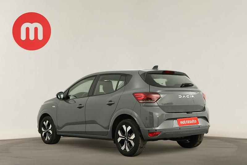 Usado Dacia Sandero Comfort Plus 101 HP (74 kW) 2025 Cinzento