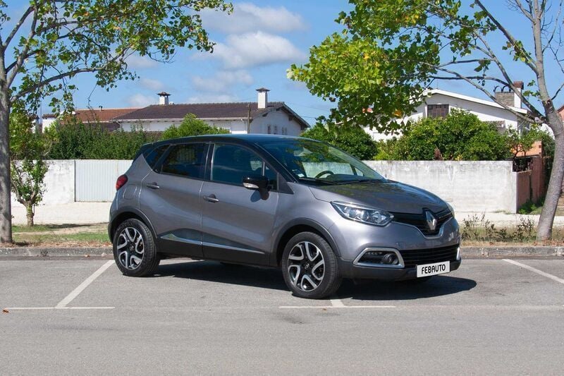 Cinzento Usado 2016 Renault Captur SUV | € 14.900 (Preço elevado) - Imagem 1/4