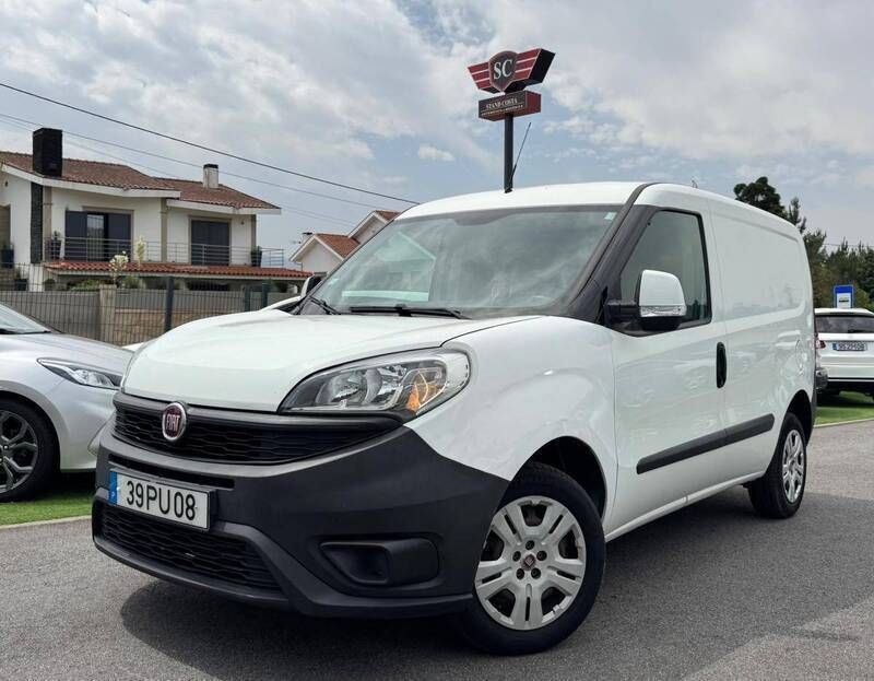 Branco Usado 2015 Fiat Doblò Easy Monovolume | € 8.750 (Preço justo) - Imagem 1/4
