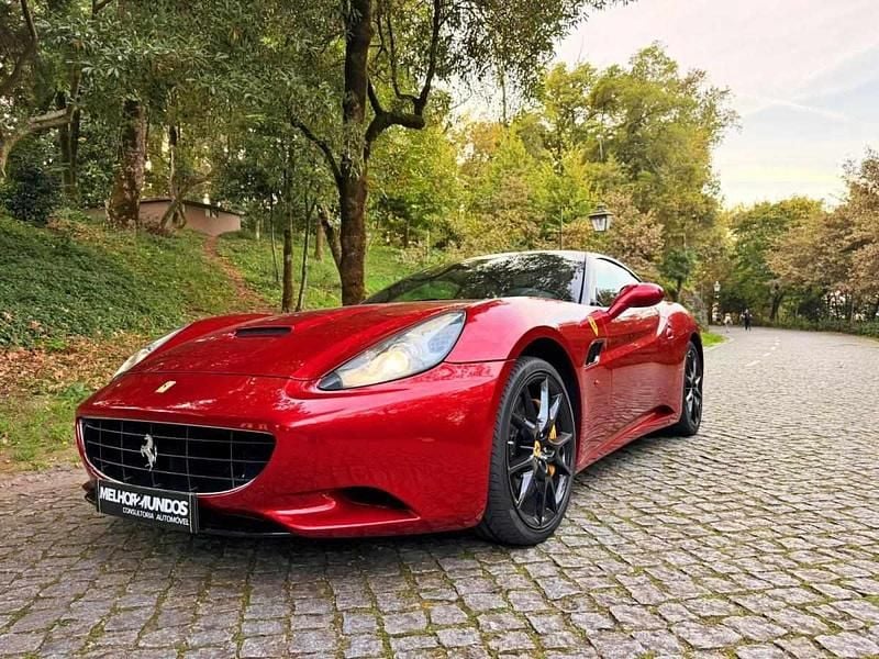Usado Ferrari California 490 HP (360 kW) 2012 Vermelho Cabrios