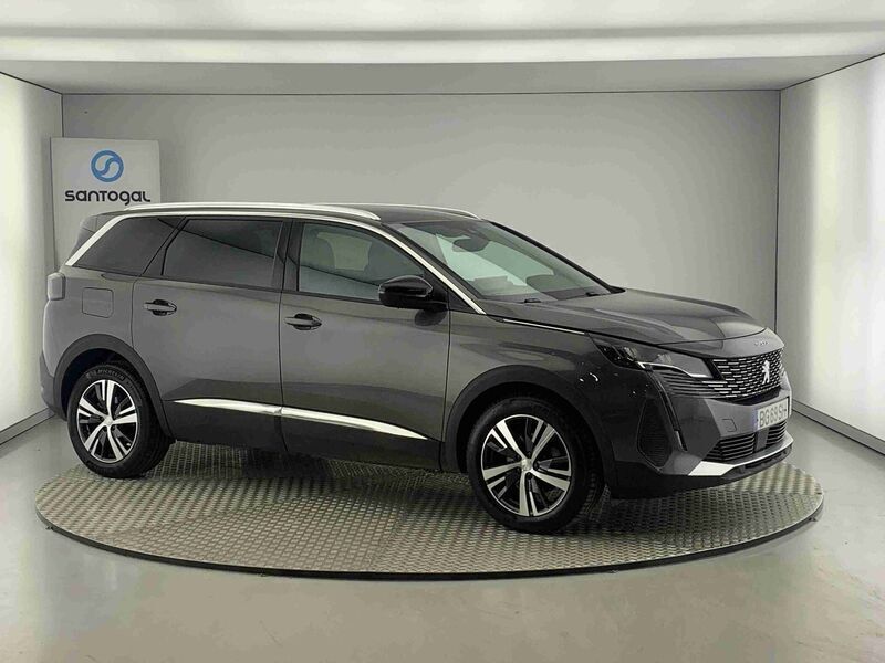 Cinzento Usado 2024 Peugeot 5008 Allure Monovolume | € 33.990 (Bom preço) - Imagem 1/4