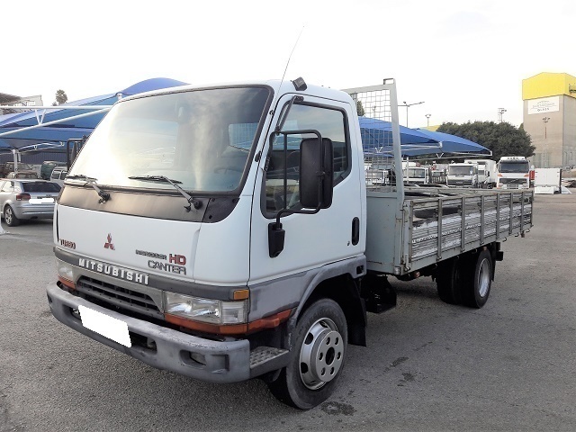 Usados 2000 Mitsubishi Canter 3.9 Diesel 136 cv (€ 9.480