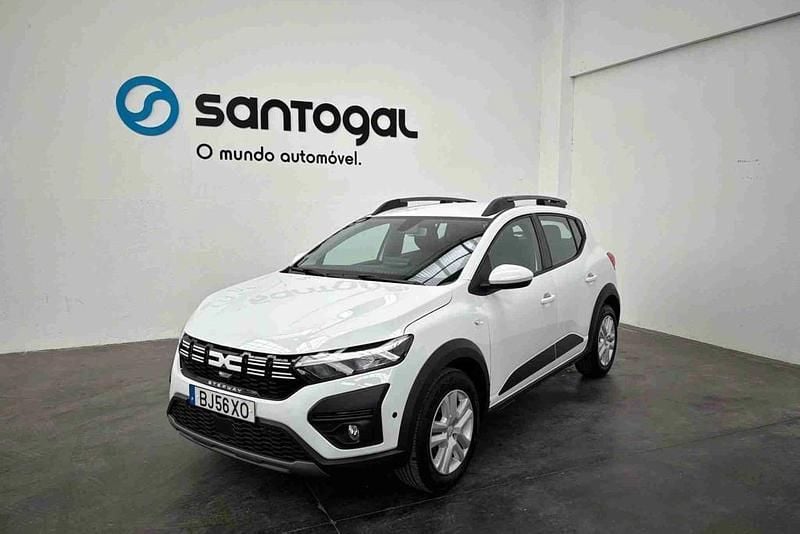 Branco Usado 2024 Dacia Sandero Expression Citadino | € 16.990 (Bom preço) - Imagem 1/4