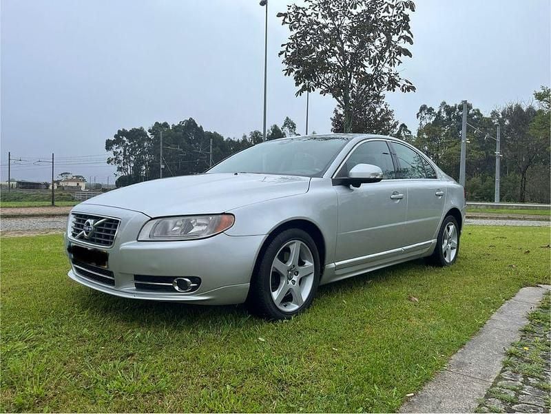 Usado 2010 Volvo S80 Sedan | € 8.900 - Imagem 1/4