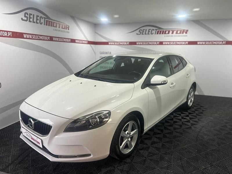 Usado Volvo V40 120 HP (88 kW) 2017 Branco