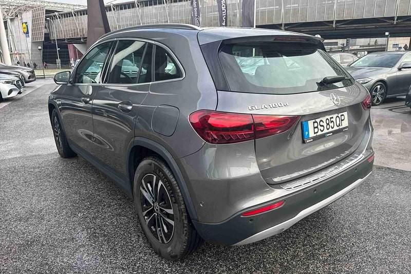 Usado Mercedes 180 116 HP (85 kW) 2025 Cinzento Sedan