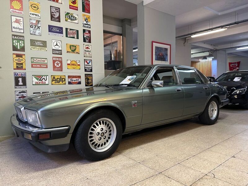 Usado Jaguar XJ 224 HP (164 kW) 1990 Verde escuro Sedan