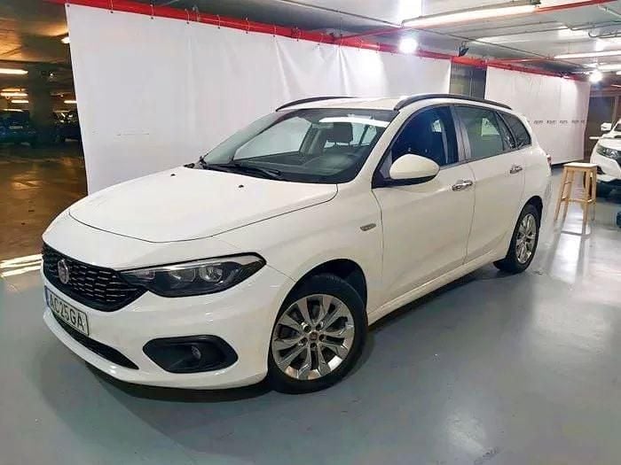 Branco Usado 2020 Fiat Tipo Lounge Carrinha | € 10.990 (Preço justo) - Imagem 1/4